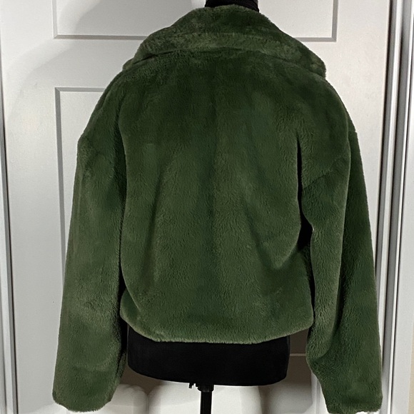 Ashley Women's Green Faux Fur Open Front Jacket Medium - Picture 6 of 11